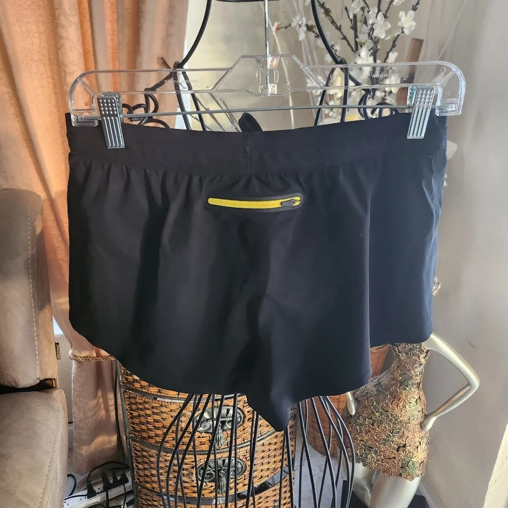 Technogym shorts size M